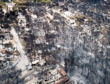 Πυρκαγιές στο Μάτι: 13 άνθρωποι πνίγηκαν περιμένοντας μάταια να σωθούν μέσα στην θάλασσα